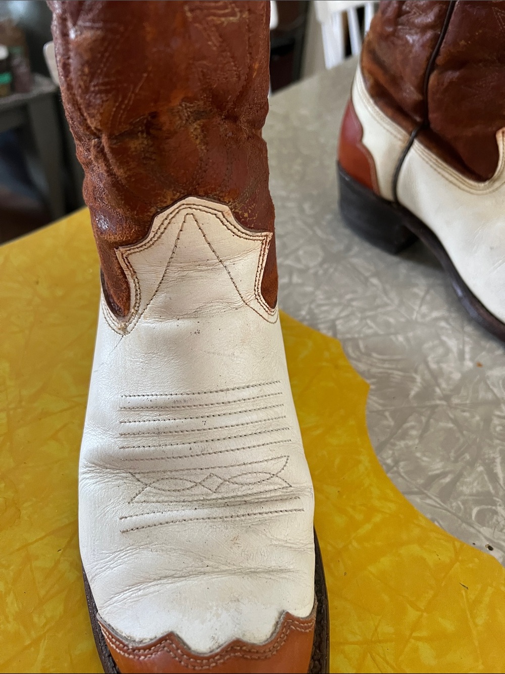 Two-Tone Brown and White vintage Cowboy Boots. Donating to cancer shop 7/14 - Picture 14 of 15